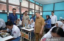 BPS: Program Makan Bergizi Gratis Terbukti Turunkan Angka Kemiskinan di Kalbar