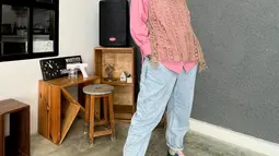Kini pentolan band Kotak tersebut terlihat jauh lebih langsing daripada sebelumnya. (FOTO: instagram.com/tantrisyalindri/)