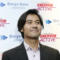 Bagi pemeran kelahiran Jakarta 32 tahun itu, selain menjaga pola makan dan berolah raga teratur, yang tidak kalah pentingnya adalah konsumsi multivitamin. (Galih W. Satria/Bintang.com)