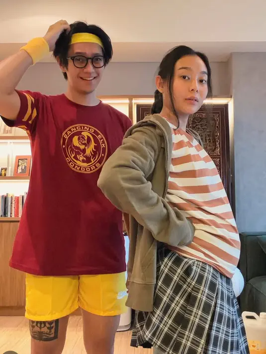 Brandon Salim dan Istrinya memiliki konsep film Juno. Brandon pun sekaligus mengumumkan kehamilan istrinya. [@brandonsalim]