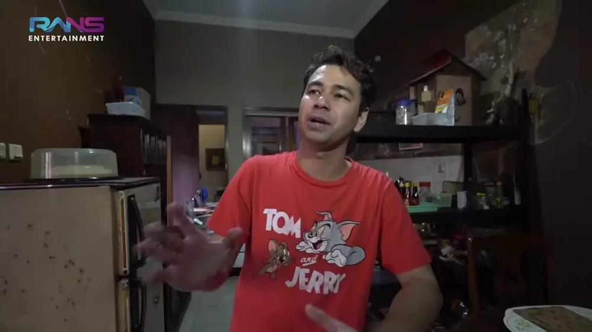 Seluas 1.000 Meter, 5 Potret Dapur Sederhana Rumah Masa Kecil Raffi Ahmad - Perabot Jadul & Masih Pertahankan Keasliannya