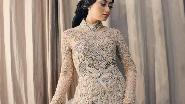 Pesinden di One Man Show, In 6 Pesona Memes Prameswari saat Pakai Kebaya