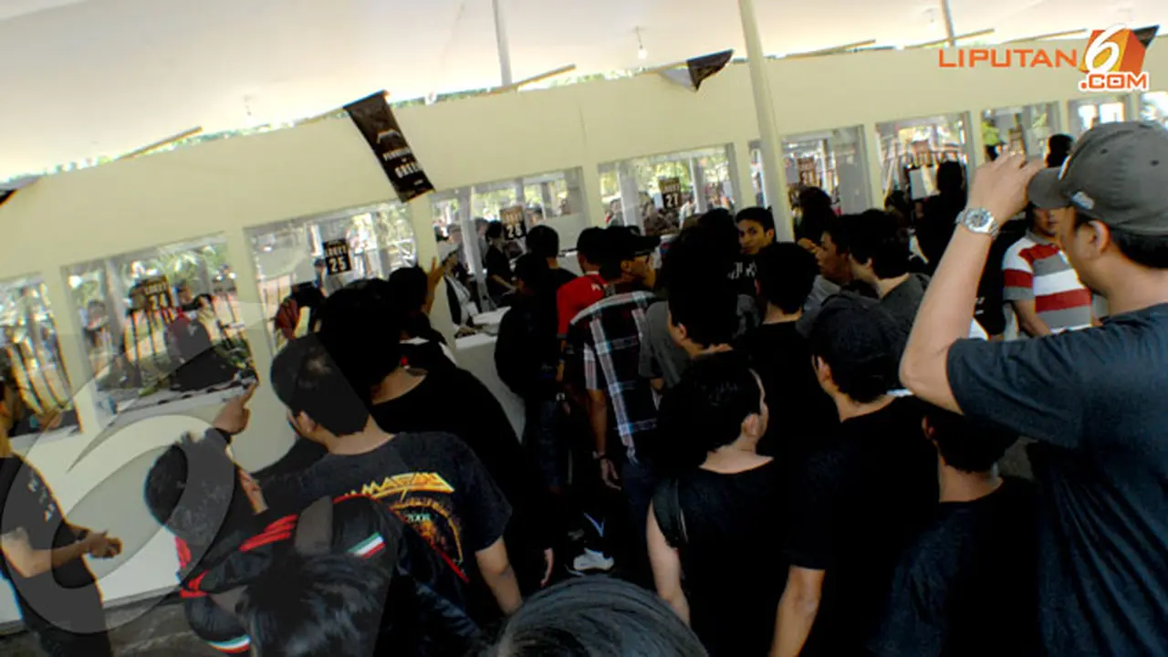 metallica-gallery6new-130825b.jpg