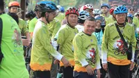 Kementerian Lingkungan Hidup dan Kehutanan menggandeng komunitas Bike To Work (B2W) menggelar acara "Gowes Ramah Iklim 2024" di Taman Monumen 45 Banjarsari, Solo, Sabtu (29/06/2024).