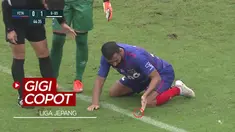 Berita Video Pemain Liga Jepang kehilangan gigi saat duel udara