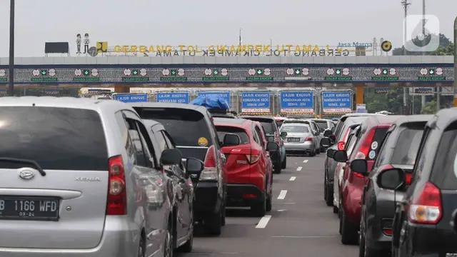 H-2 Idul Fitri 1443H, Gerbang Tol Cikampek Masih Padat