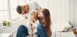 Intip empat gaya parenting yang bisa membantu meningkatkan kecerdasan anak. (Foto/Dok: freepik.com/prostooleh)