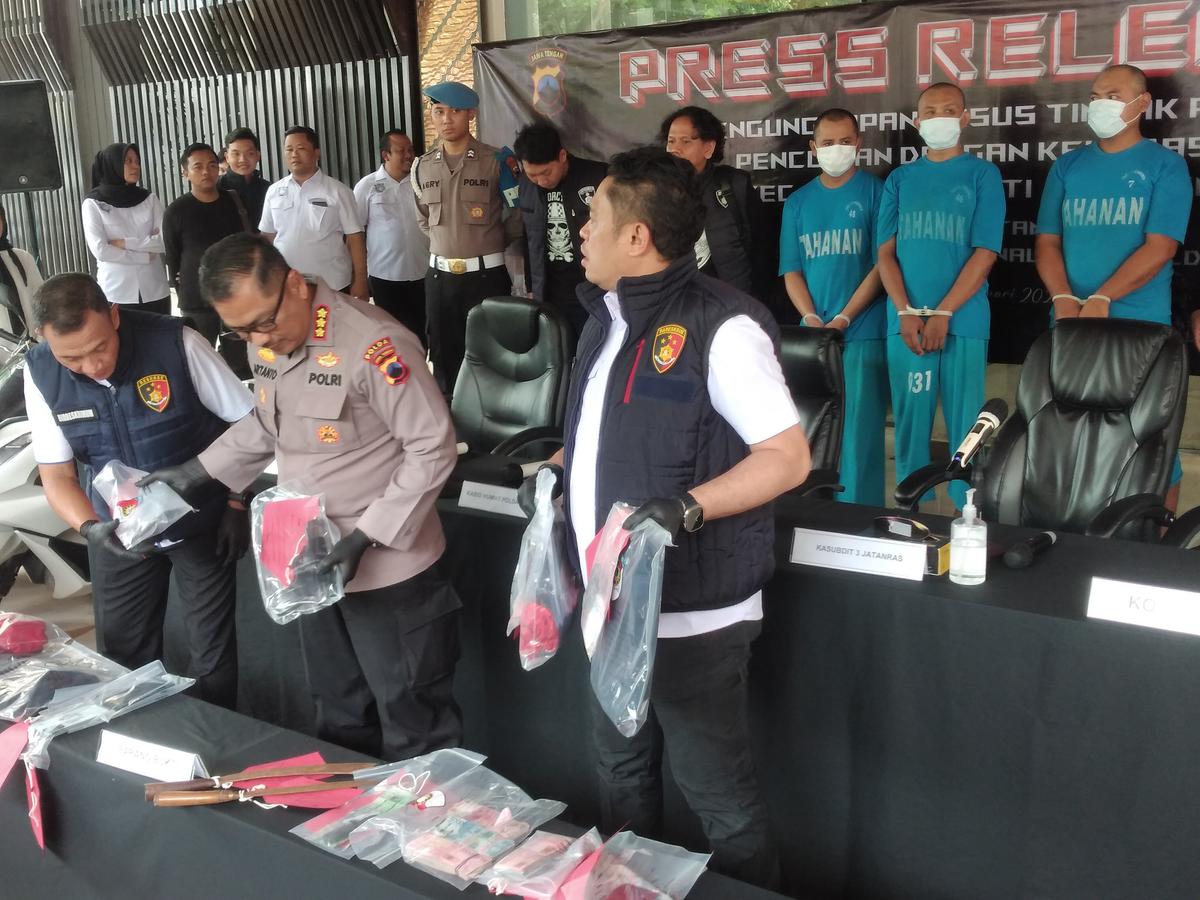 perampokan di rumah juragan sukolilo
