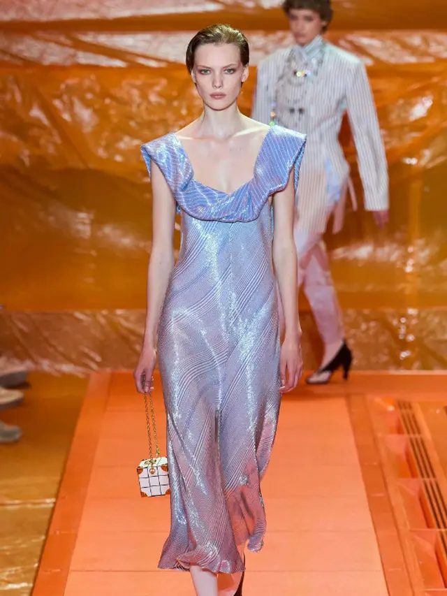 Louis Vuitton Jual NFT Tas Digital Karya Nicolas Ghesquiere dengan Harga Rp101jutaan