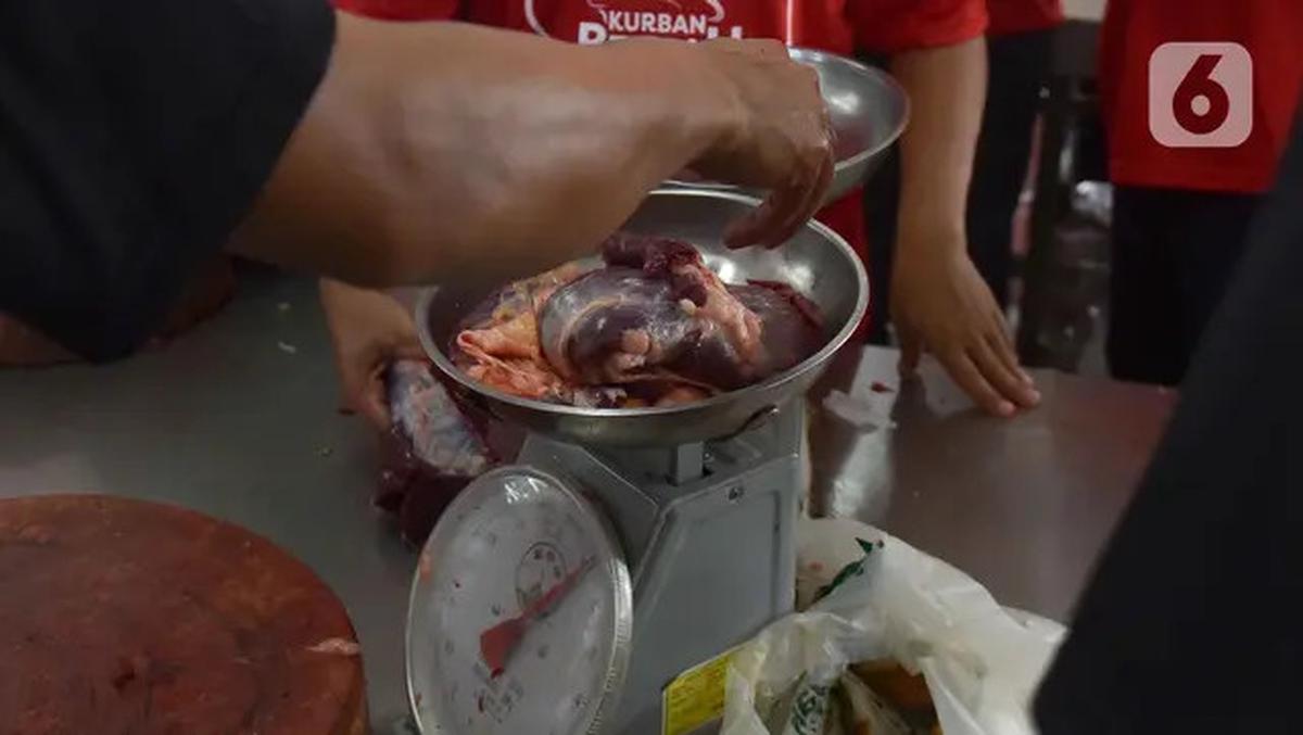 Kolesterol Tinggi vs Asam Urat: Siapa yang Paling Rentan Saat Menyantap Daging Kurban Idul Adha 2025?