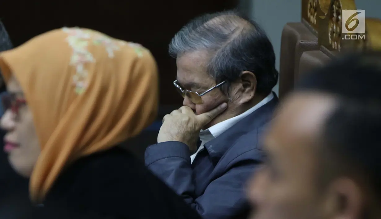 Pengusaha Tamin Sukardi saat menjalani sidang lanjutan di Pengadilan Tipikor, Jakarta, Kamis (17/1). Sebelumnya, JPU KPK mendakwa Tamin dalam kasus dugaan suap hakim pada Pengadilan Tipikor Medan, Merry Purba. (Liputan6.com/Helmi Fithriansyah)