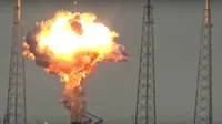Roket Falcon 9 yang membawa satelit Amos 6 meledak di Cape Canaveral (USLaunchReport.com)