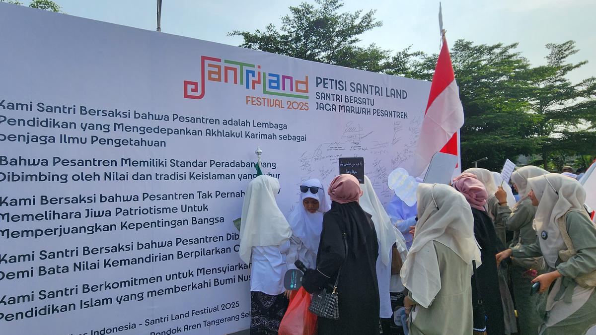 Ribuan Santri di Tangsel Tanda Tangani Petisi Jaga Marwah Pesantren