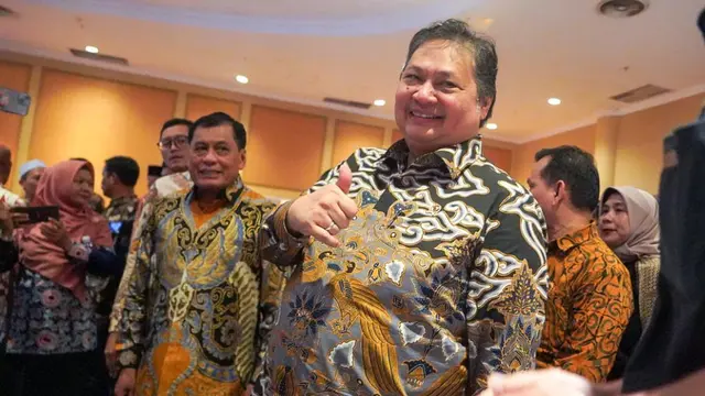 Menteri Koordinator Bidang Perekonomian Airlangga Hartarto dalam acara Puncak Peringatan Hari Koperasi Nasional ke-77 di Riau. (Foto: Kemenkoperekonomian)