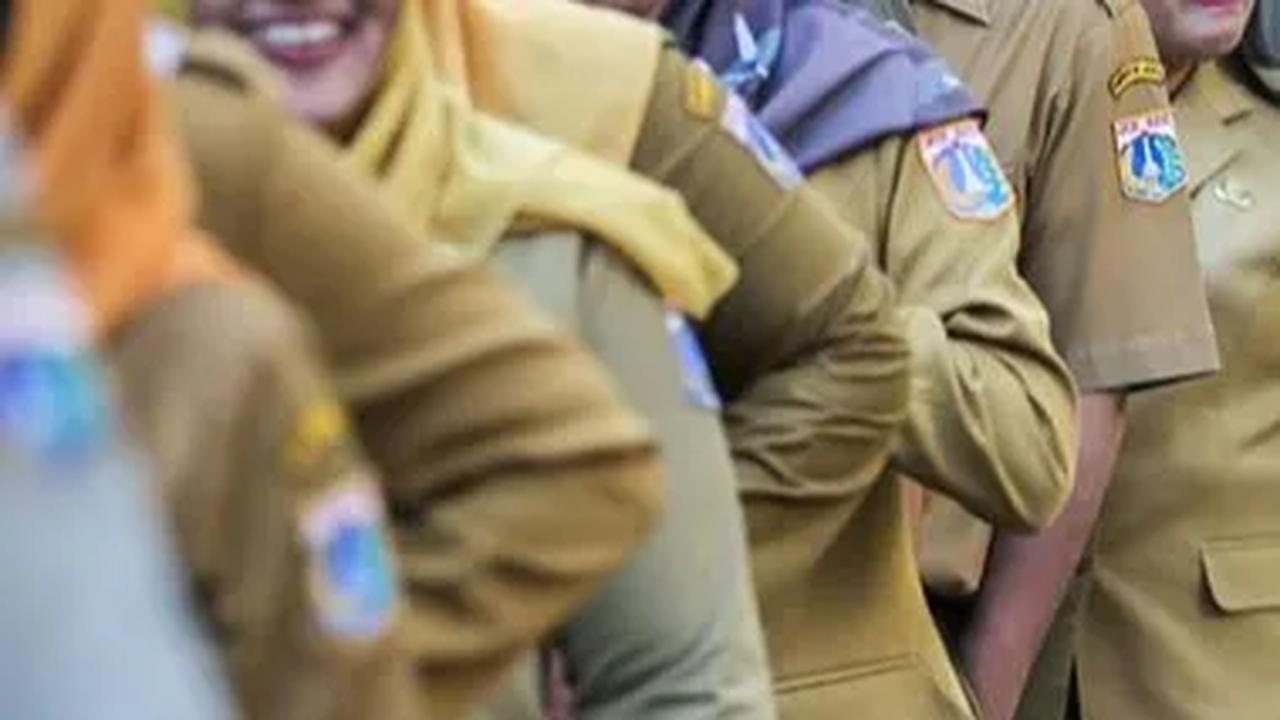 "Saya sangat setuju 100 persen. Dengan syarat harus netral, harus ada fit and proper test," kata Yogi kepada merdeka.com, Senin (7/8).