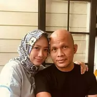 Harry Pantja setia didampingi sang istri tercinta, Imelda Laksmi. (Sumber: Instagram/emilmeihwa)