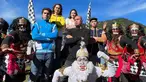 Bersama ketiga anak laki-laki dari pernikahan sebelumnya, Ahmad Dhani tampak kompak liburan bersama rombongannya ke Dieng. Dalam liburannya ini terlihat pula aktris Tissa Biani yang semakin mesra bareng Dul. Bahkan, ayah dari Tissa Biani pun terlihat dalam momen liburan ini. (Liputan6.com/IG/@ahmaddhaniofficial)