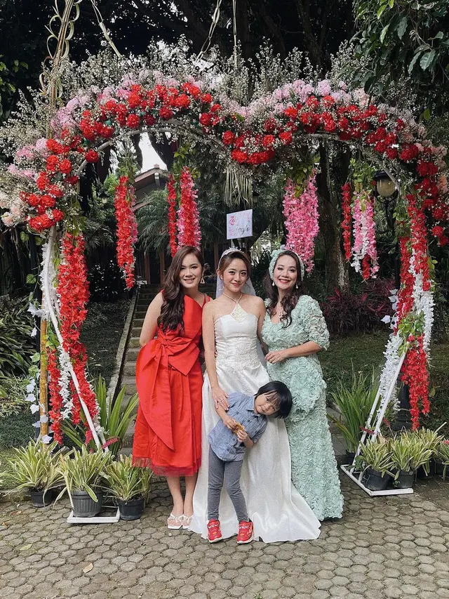 Natalie Zenn memakai gaun pengantin di Naluri Hati (Foto: Instagram/nataliezenn24)