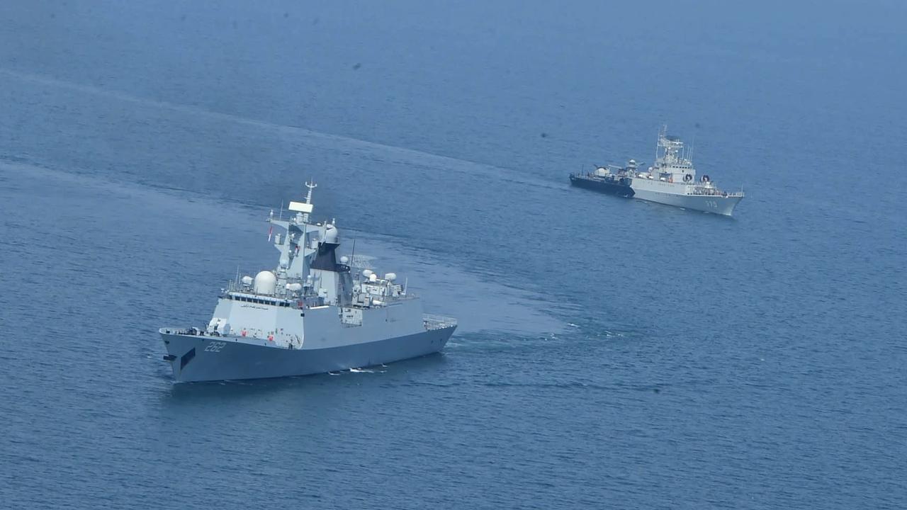 FOTO: TNI AL dan Pakistan Navy Gelar Latihan Tempur Bersama di Laut Jawa