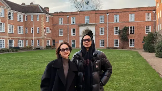Gaya Bunga Citra Lestari Antar Noah Sekolah di Oxford, Stylish dalam Winter Outfit