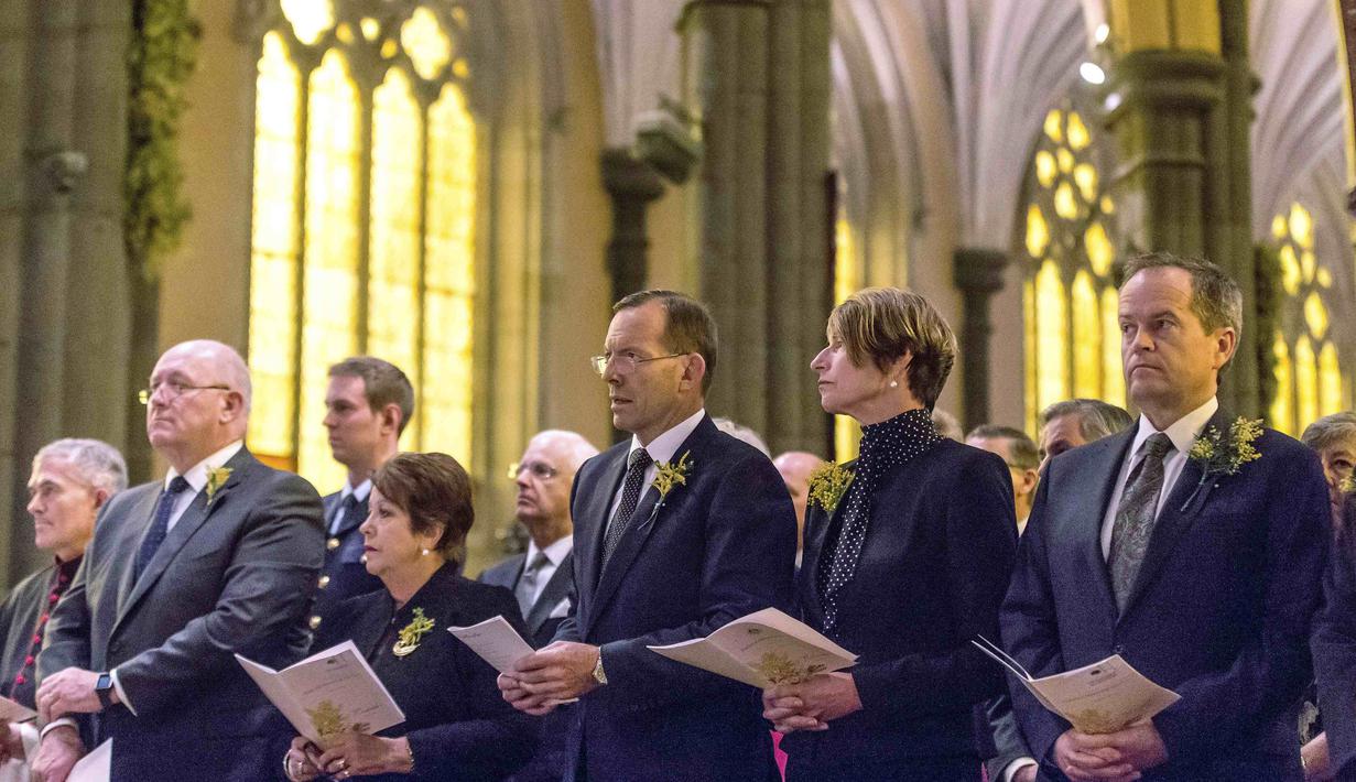 Upacara peringatan itu juga dihadiri Perdana Menteri Australia Tony Abbott dan Gubernur Jenderal Sir Peter Cosgrove, Kamis (7/8/14). (REUTERS/Mark Dadswell)