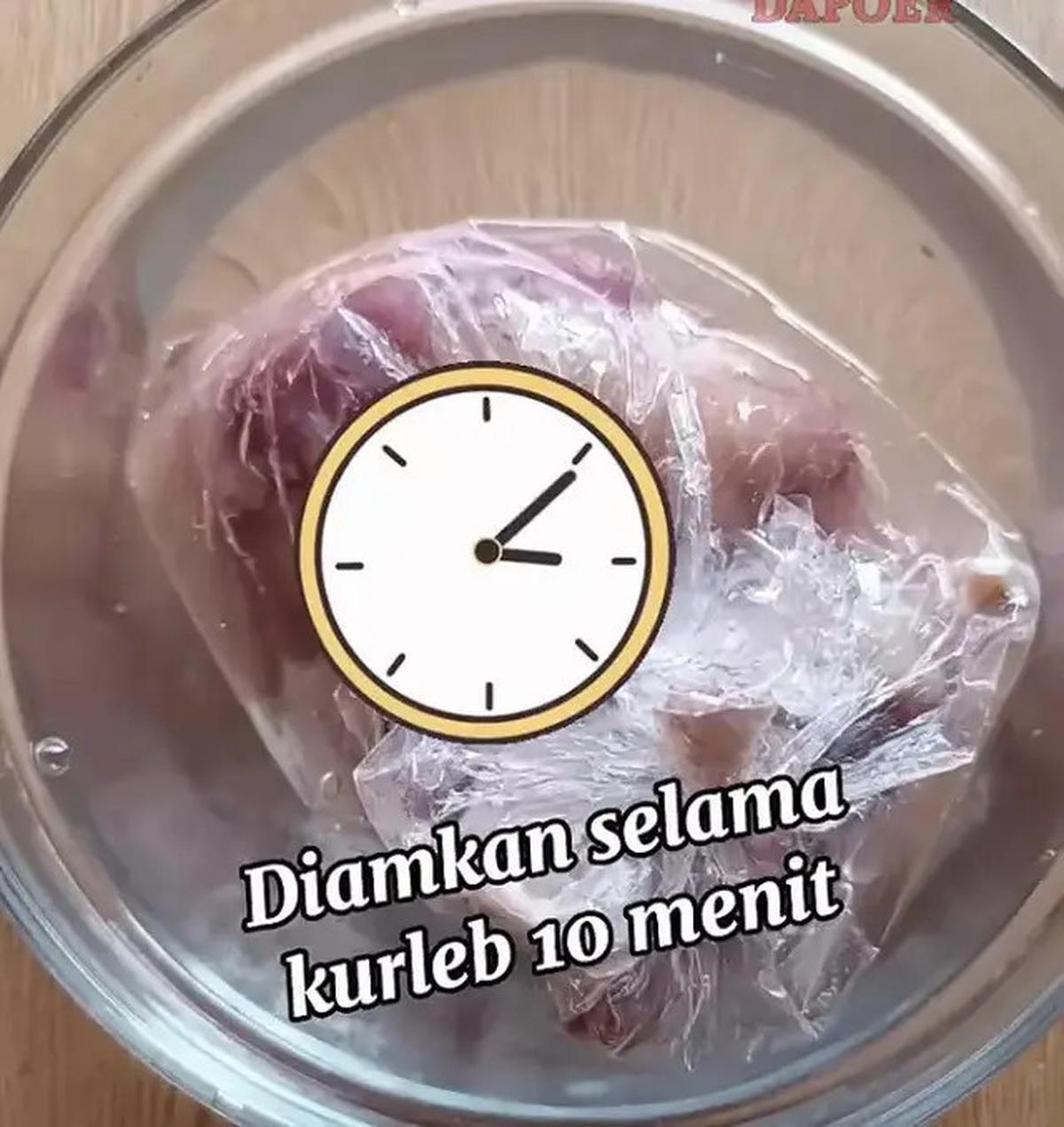 Cara Mencairkan Ayam Beku dalam 10 Menit Hanya dengan Cuka dan Garam