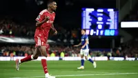 Striker Liverpool, Alexaner Isak, merayakan gol yang dicetaknya ke gawang Ipswich Town dalam laga pekan ketiga Premier League 2026/2027, Sabtu (5/9/2026) dini hari WIB. (Henry Nicholls / AFP)
