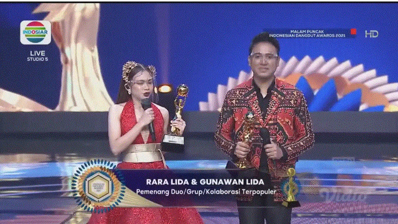 Rara  dan Gunawan LIDA sabet penghargaan di Indonesian Dangdut Awards 2021