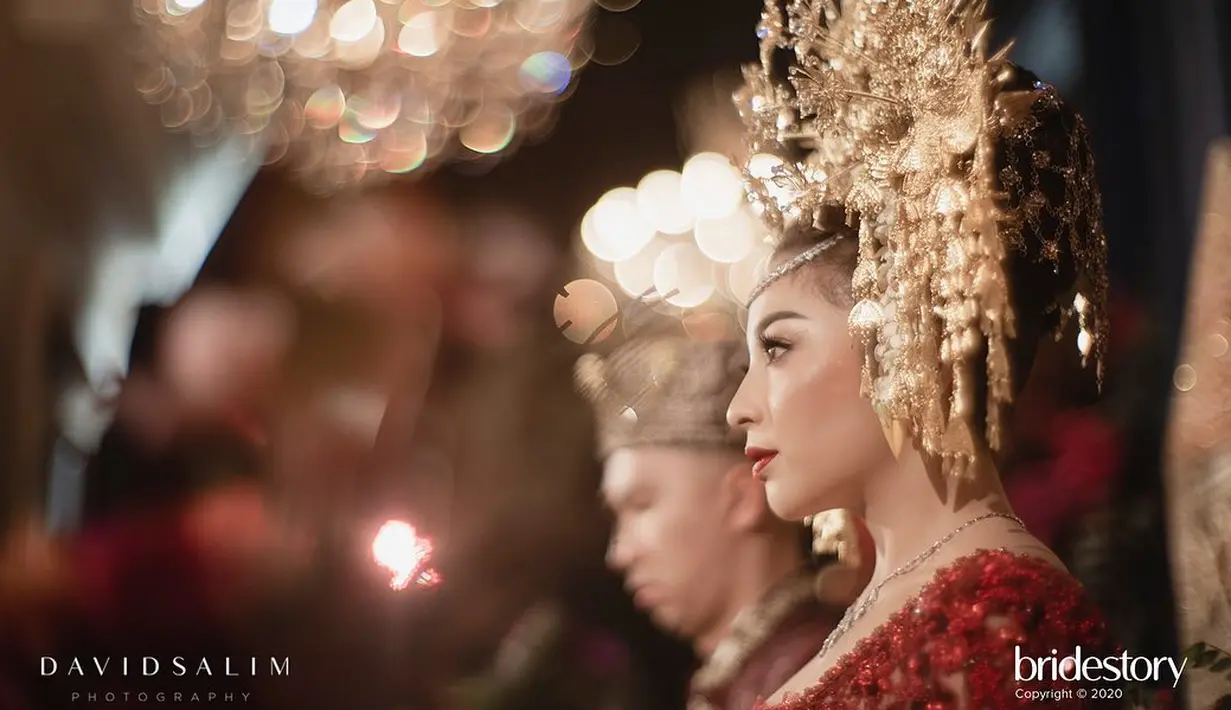 Bukan hanya itu, ternyata pakaian adat yang dikenakan Nikita saat akad nikah merupakan wedding dreamnya. Akhirnya, ia menceritakan kepada wedding stylist-nya hingga akhirnya dapat diwujudkan. (Instagram/nikitawillyofficial94)