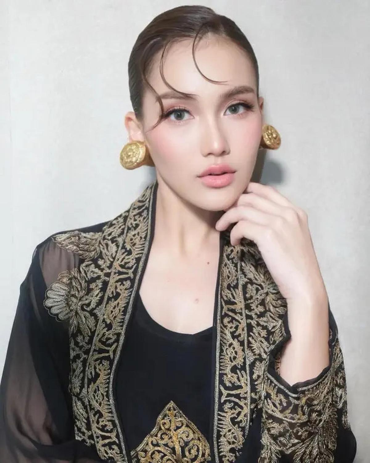 9 Model Anting ala Ayu Ting Ting yang Bikin Penampilan Spektakuler