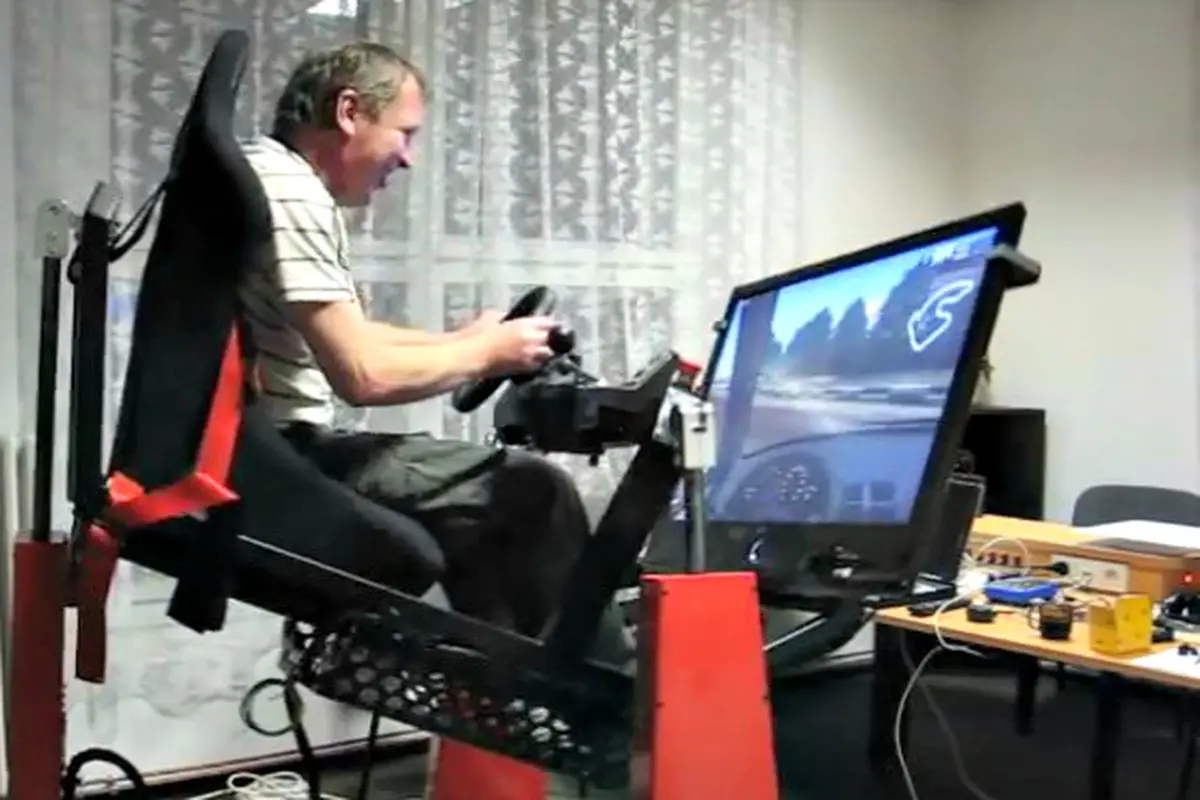 Simulator Permainan Mobil Balap 