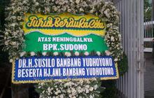 SBY kirim rangkaian bunga untuk Sudomo