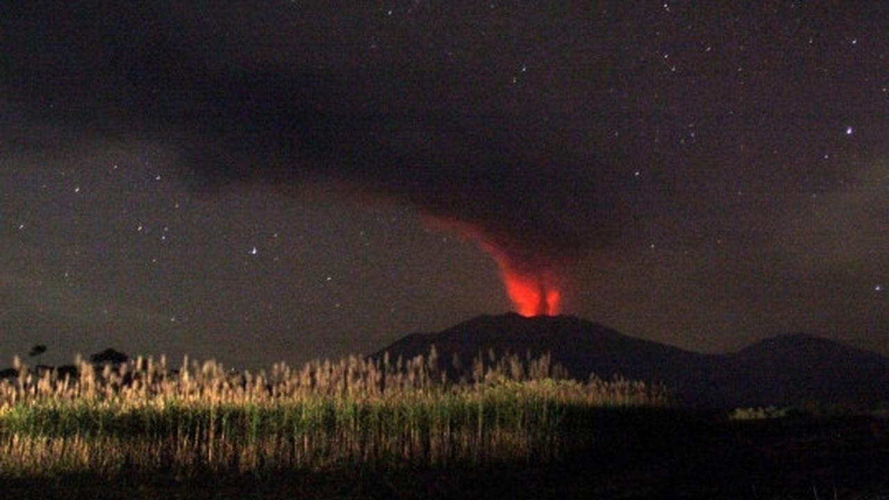 Ini penampakan Gunung Raung yang terus semburkan abu vulkanik