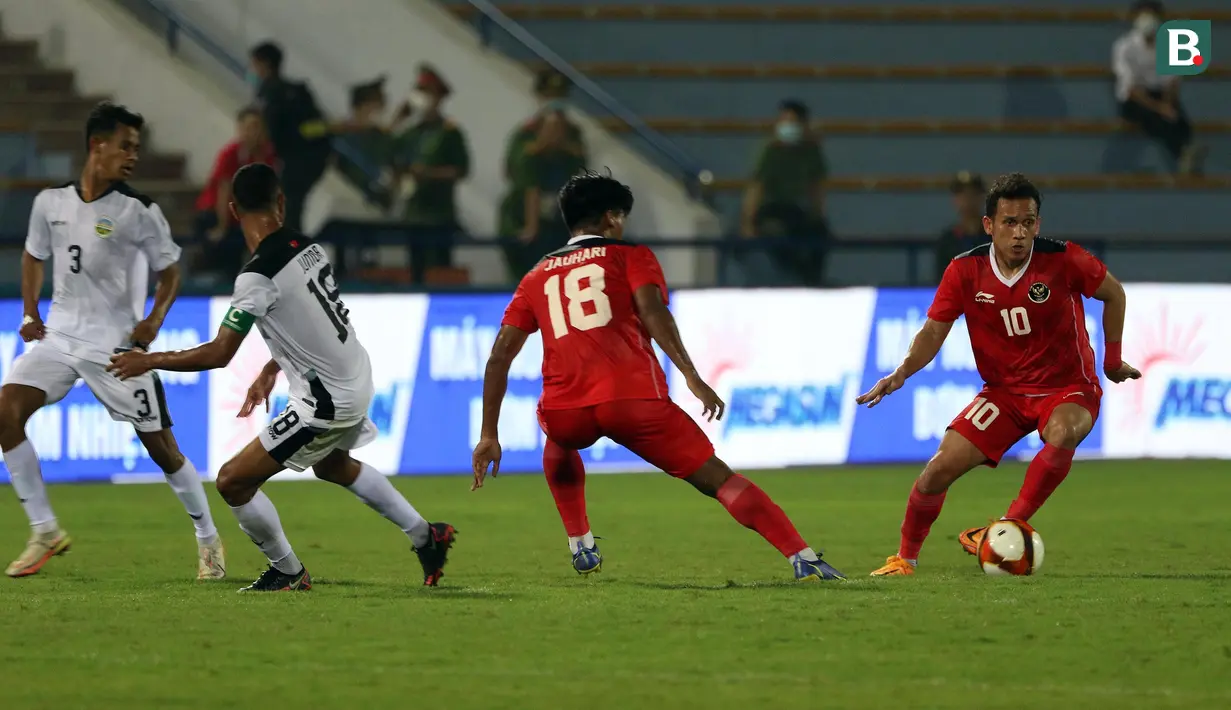 <p>Usai insiden penalti tersebut, Timnas Indonesia mulai menguasai jalannya permainan. Egy Maulana Vikri bahkan mampu membuat Timnas Garuda unggul 1-0 pada menit ke-15 dengan sontekan kaki kiri usai menerima umpan sundulan kepala Rizky Ridho. (Bola.com/Ikhwan Yanuar)</p>