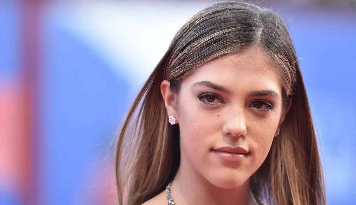 Sophia Stallone saat menghadiri pemutaran film "Hacksaw Ridge" di Festival Film Venice pada 73 di Venice, Italia, (4/9). (REUTERS/Alessandro Bianchi)