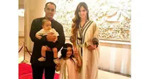 Tampil Kembaran dengan Kaftan ala Nia Ramadhani dan Putrinya