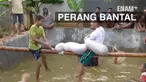Masyarakat Bangkalan Madura menggelar permainan perang bantal dalam memperingati hari kemerdekaan RI yang ke 71