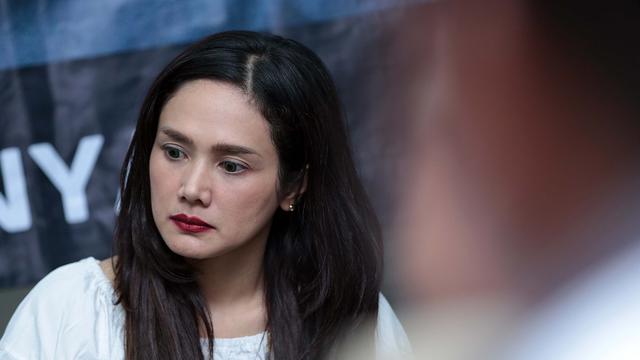 Pasang Koyo di Kepala, Bulu Mata Mulan Jameela Tetap Cetar - ShowBiz