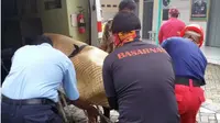 Nasib Sopir Mobil yang Terombang-ambing di Sungai Brantas
