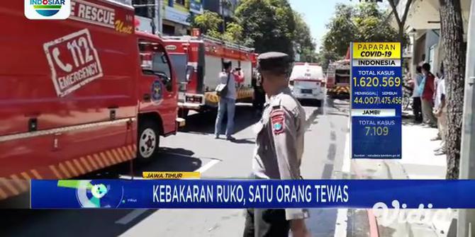 VIDEO: Ruko di Surabaya Terbakar, Seorang Penghuni Tewas