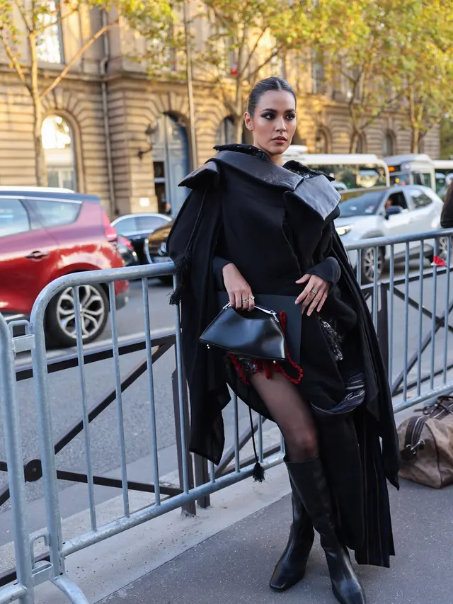 Dua Beauty Look Raisa Curi Perhatian di Paris Fashion Week, dari Soft Effortless hingga Bold Dramatis