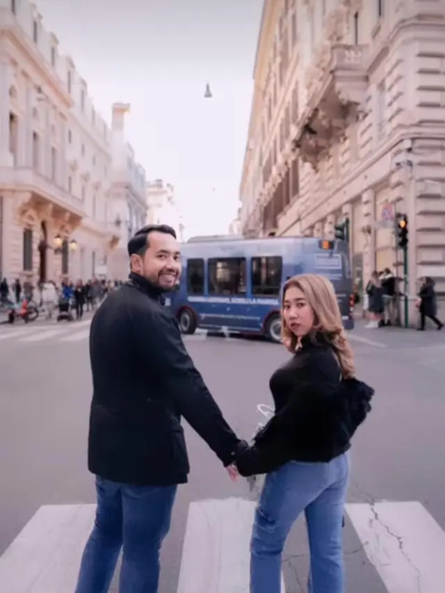 10 Potret Mesra Kiky Saputri dan Suami Honeymoon di Eropa, Didoakan Segera Punya Momongan