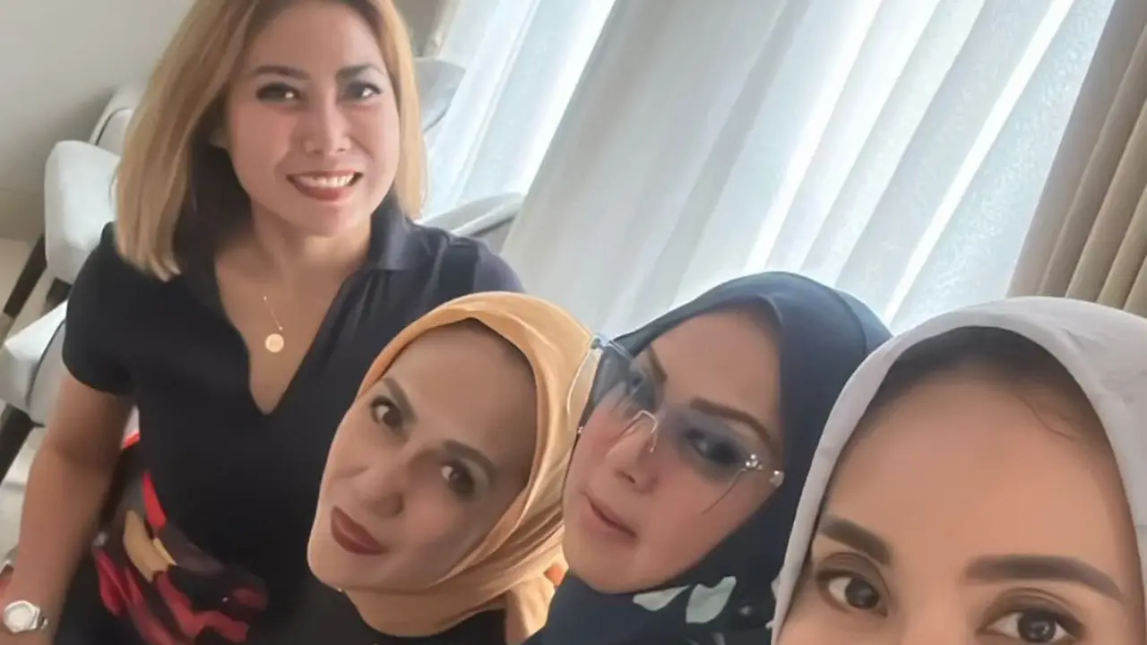Potret Geng Sister Soleha (Instagram/@elmatheana)