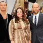 Dalam acara premiere Spy yang diselenggarakan di Leicester Square, London, Inggris, Melissa McCarthy mengenakan gaun bermotif ular.