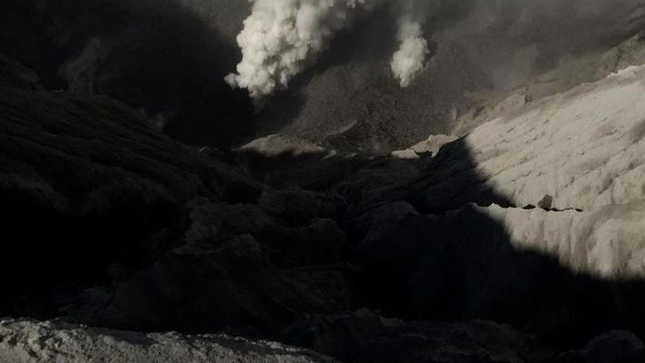 Alami Erupsi dan Semburkan Abu Vulkanik, Ini Fakta Gunung Dukono di Maluku Utara