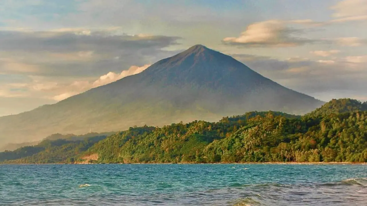 Keindahan Gunung Tenggamus di Lampung @antoniyus_cahyalana