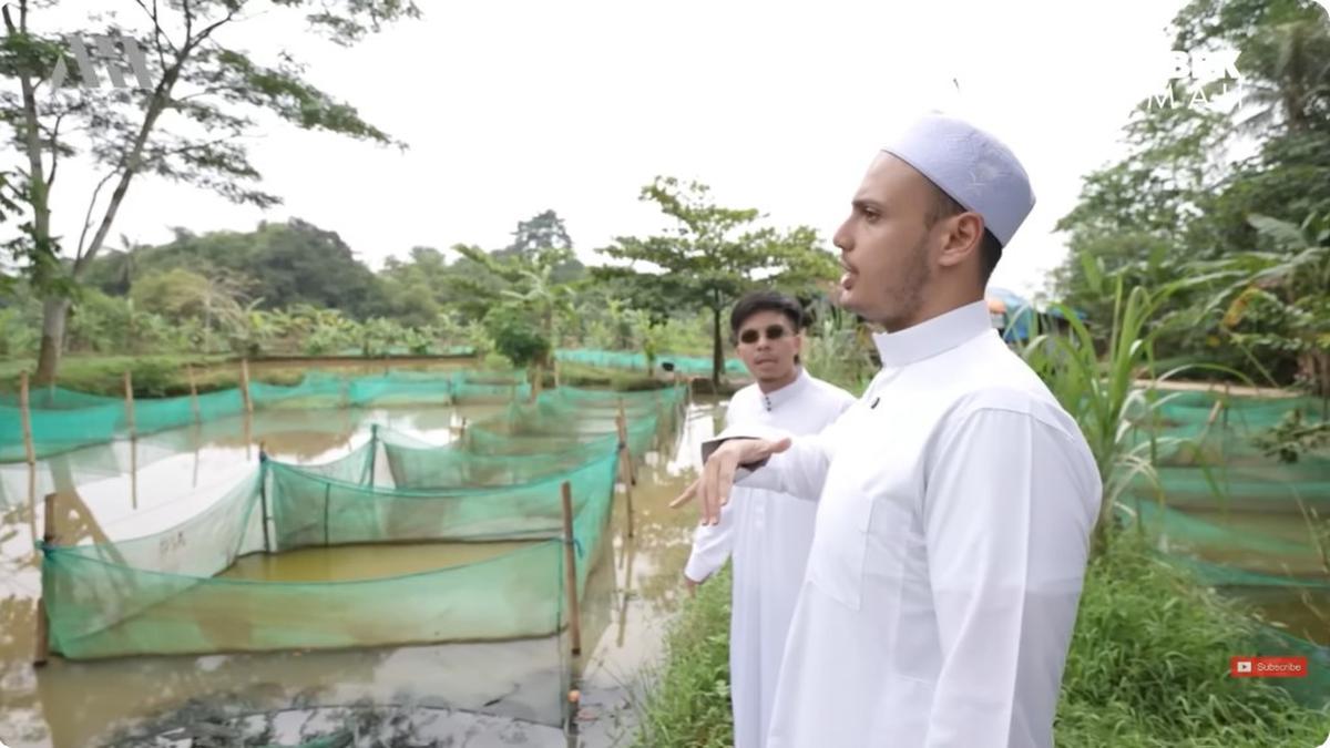 6 Potret Halaman Belakang Rumah Habib Hasan, Ada Kebun Cabai dan Ternak Ikan