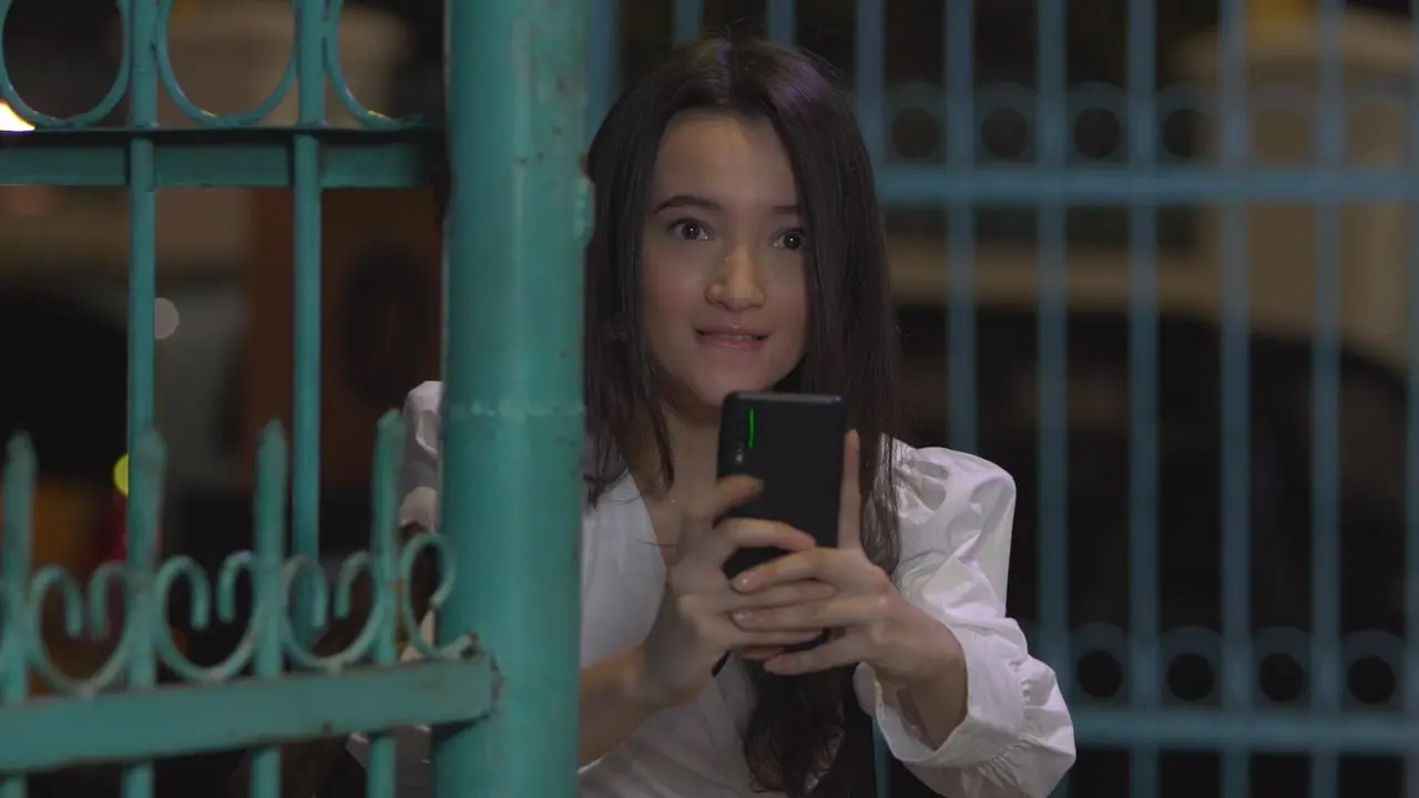 Cinta Tapi Benci