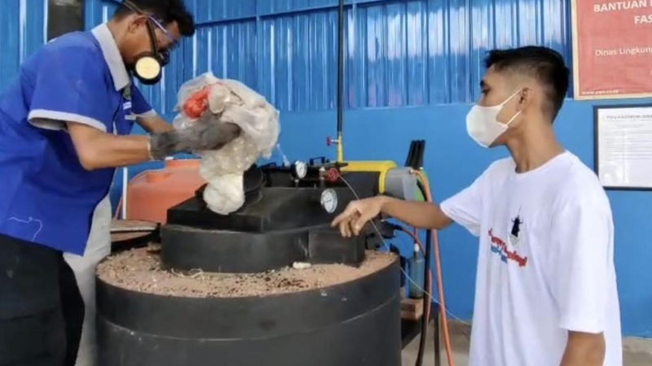 Tahukah Anda? Teknologi Faspol PGN Ubah Sampah Plastik Jadi BBM Setara Solar di Karimunjawa