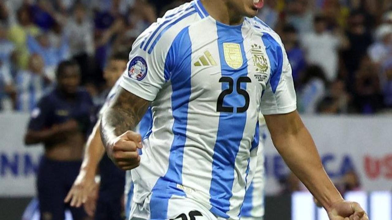 Di laga ini, Argentina nyaris memenangkan laga lewat gol Lisandro Martinez&nbsp;pada menit ke-35.&nbsp;Foto: REUTERS/Agustin Marcarian